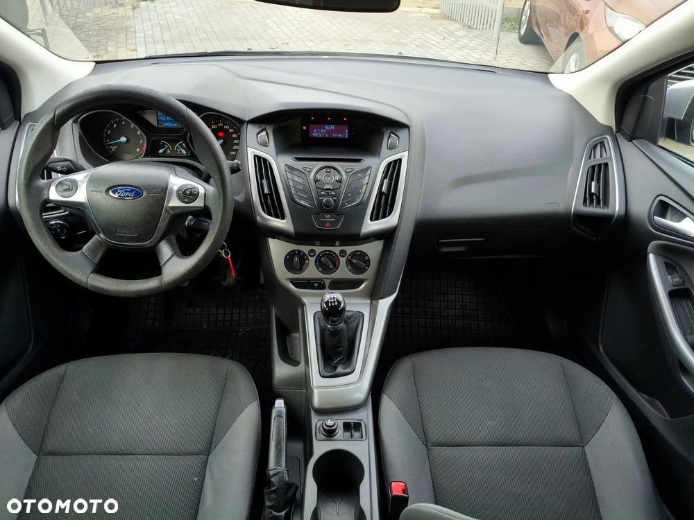 Ford Focus 1.6 Ambiente - 17