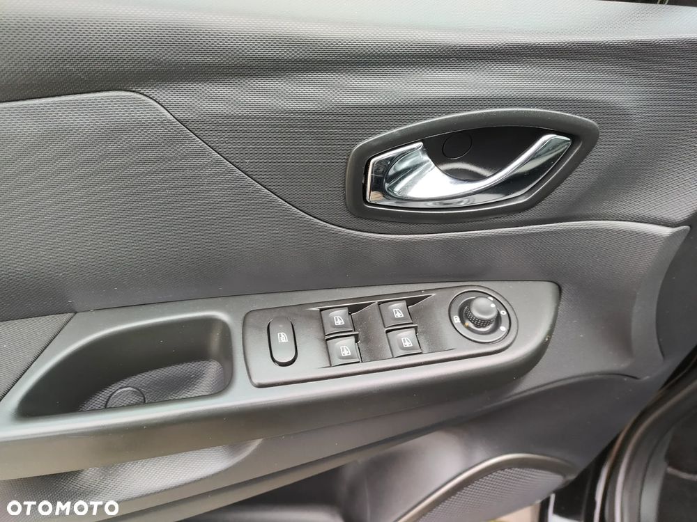 Renault Captur 1.5 dCi Intens EDC - 4
