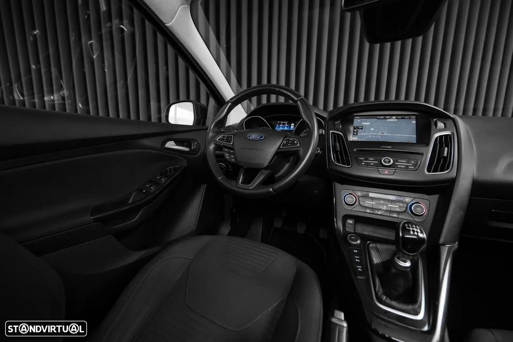 Ford Focus - 12