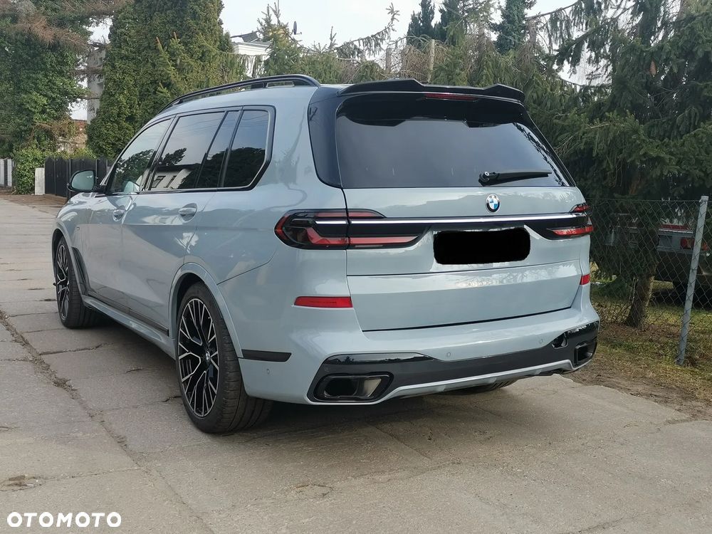 BMW X7 - 7