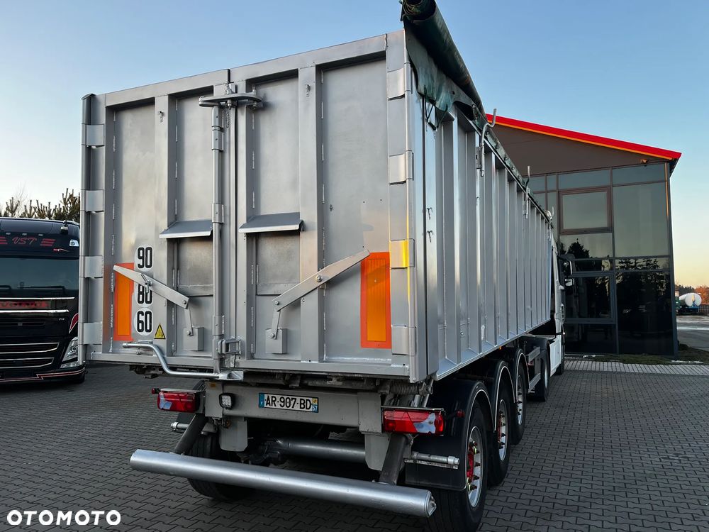 Benalu 40 m3 LEKKA 5,5 T CAŁA ALUMINIOWA KLAPO-DZWI SPROWADZONA Z FRANCJI OŚ PODNOSZONA - 3