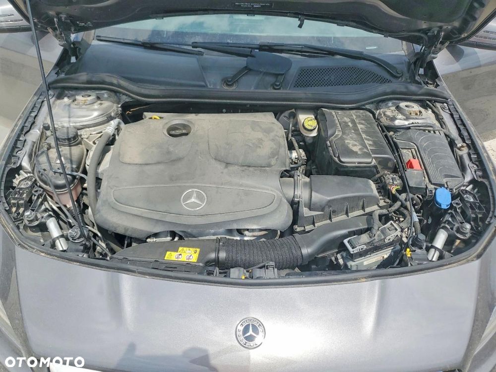 Mercedes-Benz CLA 250 4Matic 7G-DCT - 11