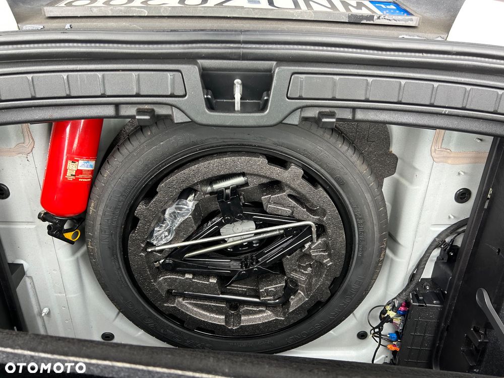 Volvo XC 40 T5 AWD Momentum Pro - 19
