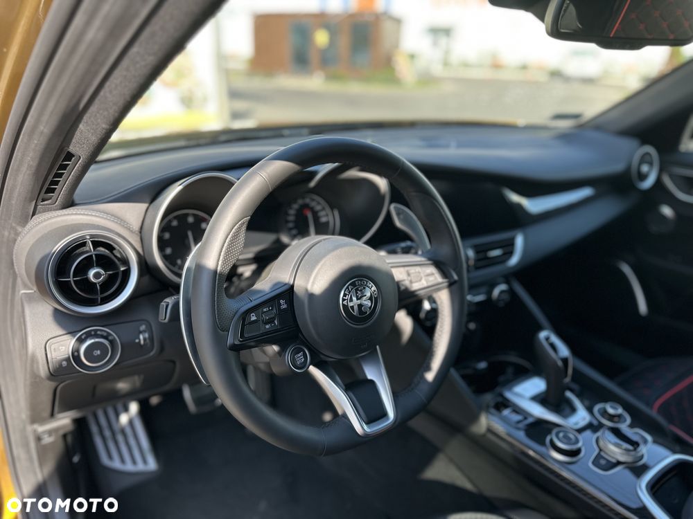Alfa Romeo Giulia - 8