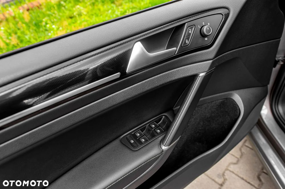 Volkswagen Golf 1.4 TSI BMT Highline - 28