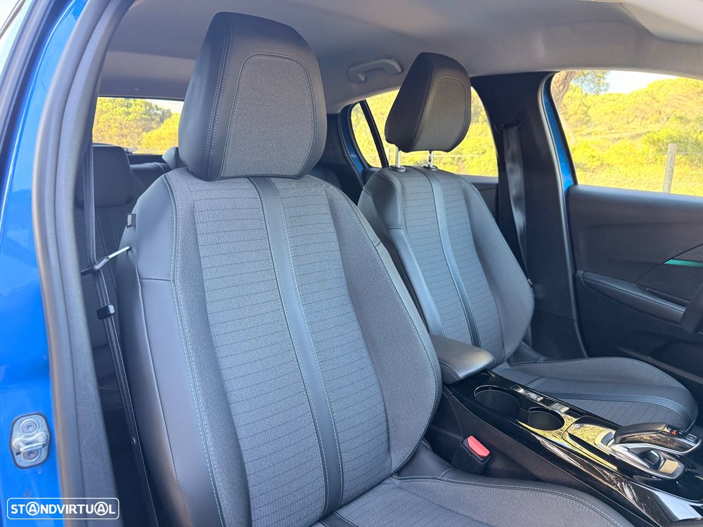 Peugeot e-208 Allure - 11
