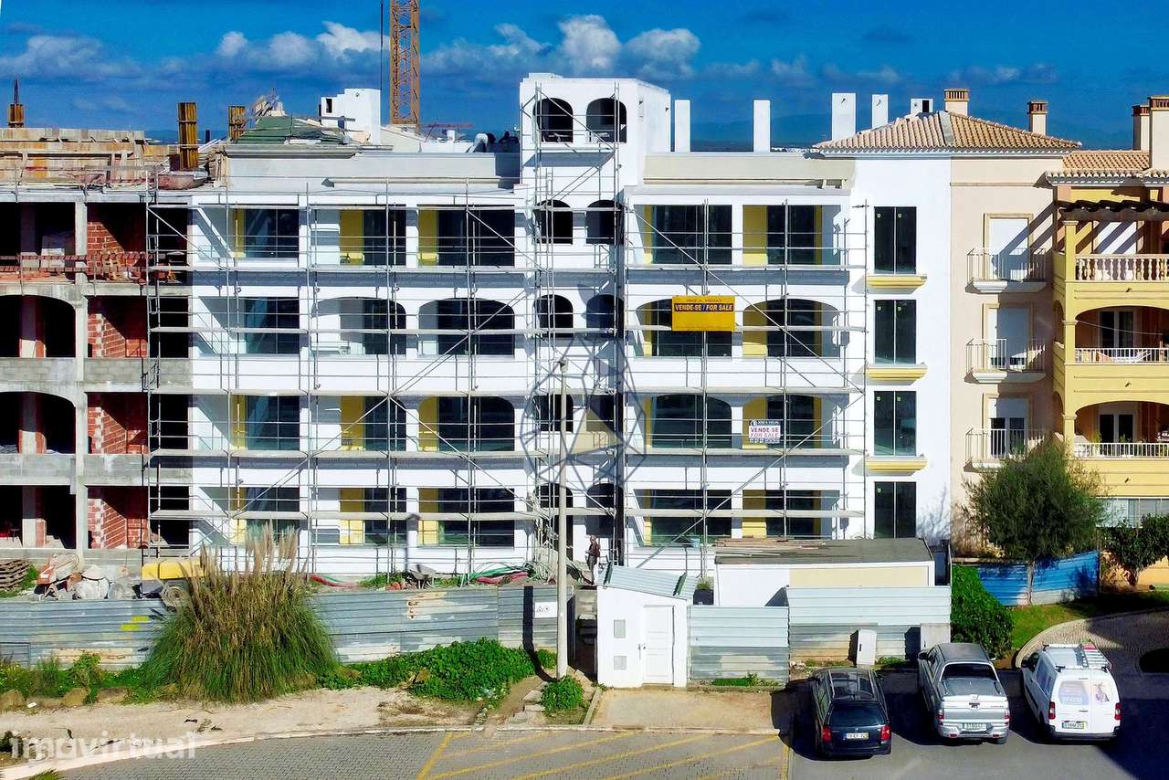 ¨POUCAS UNIDADES!¨ Apartamento com  2  Quartos em construção com pisci
