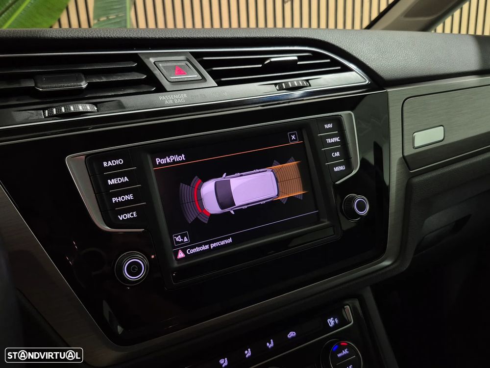 VW Touran 1.6 TDI Highline DSG - 13