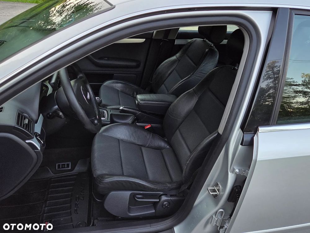 Audi A4 Limousine 2.4 - 14