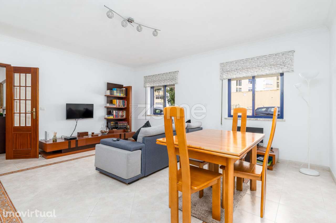 T2 No centro Moita com terraço e arrecadação - Grande imagem: 3/22