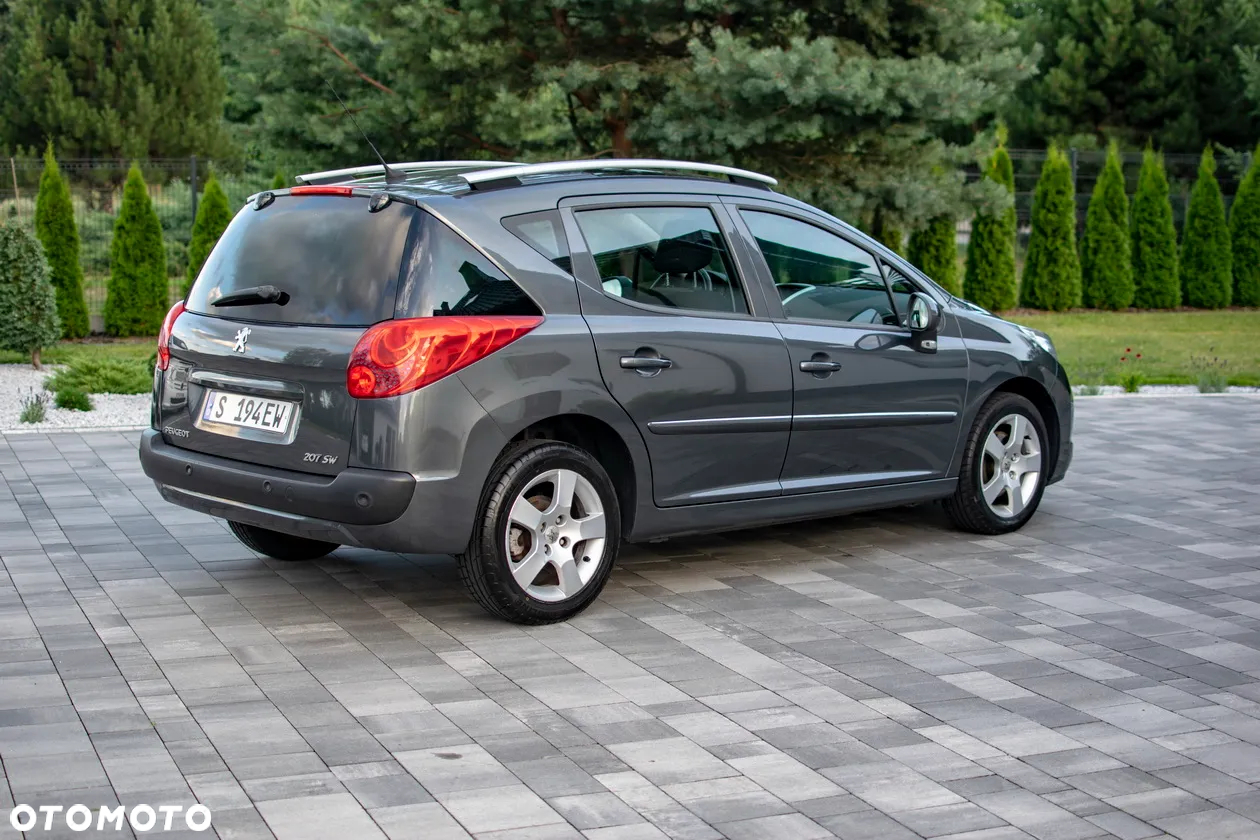 Peugeot 207 - 24
