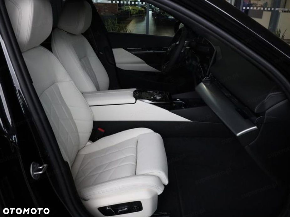 BMW Seria 5 540d xDrive mHEV M Sport - 7
