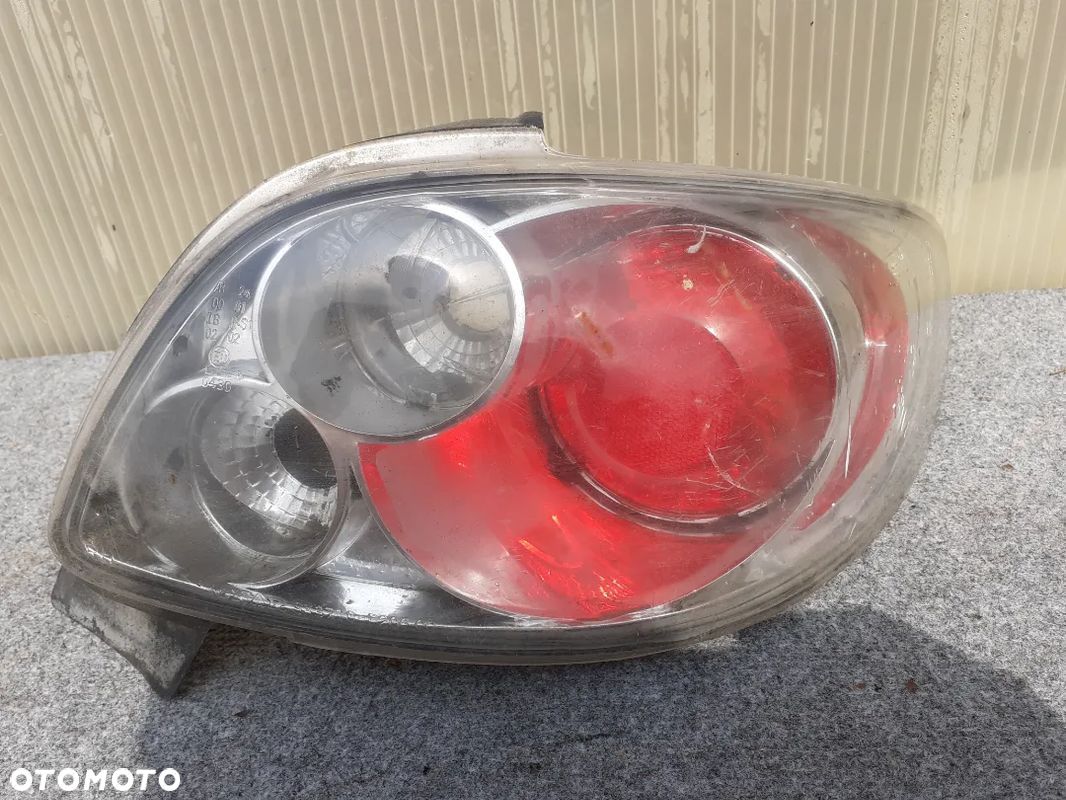 LAMPA TYŁ TYLNA PRAWA PEUGEOT 206 LEXUS TUNING ORYGINAŁ WYSYŁKA! - 1