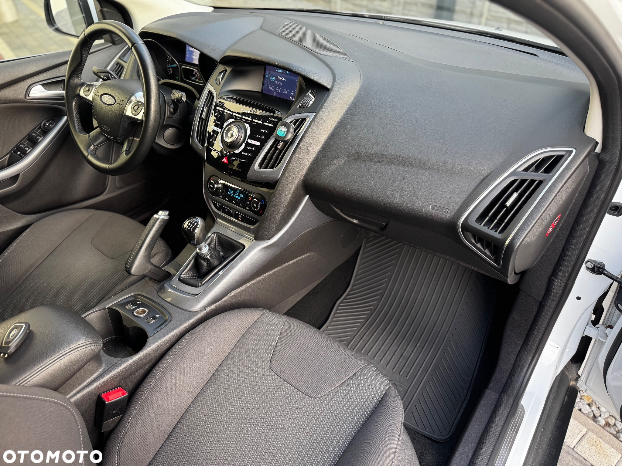 Ford Focus 1.0 EcoBoost Hybrid ST-LINE - 17