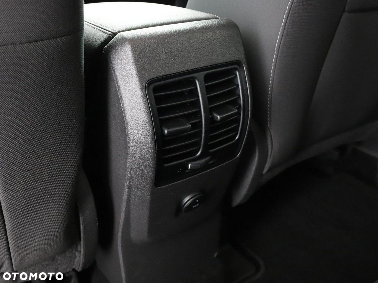 Ford Kuga 1.5 EcoBoost 2x4 Business Edition - 33