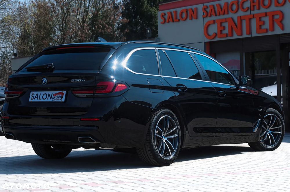 BMW Seria 5 530e sport - 34