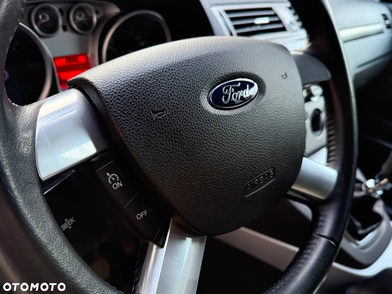 Ford Kuga - 13