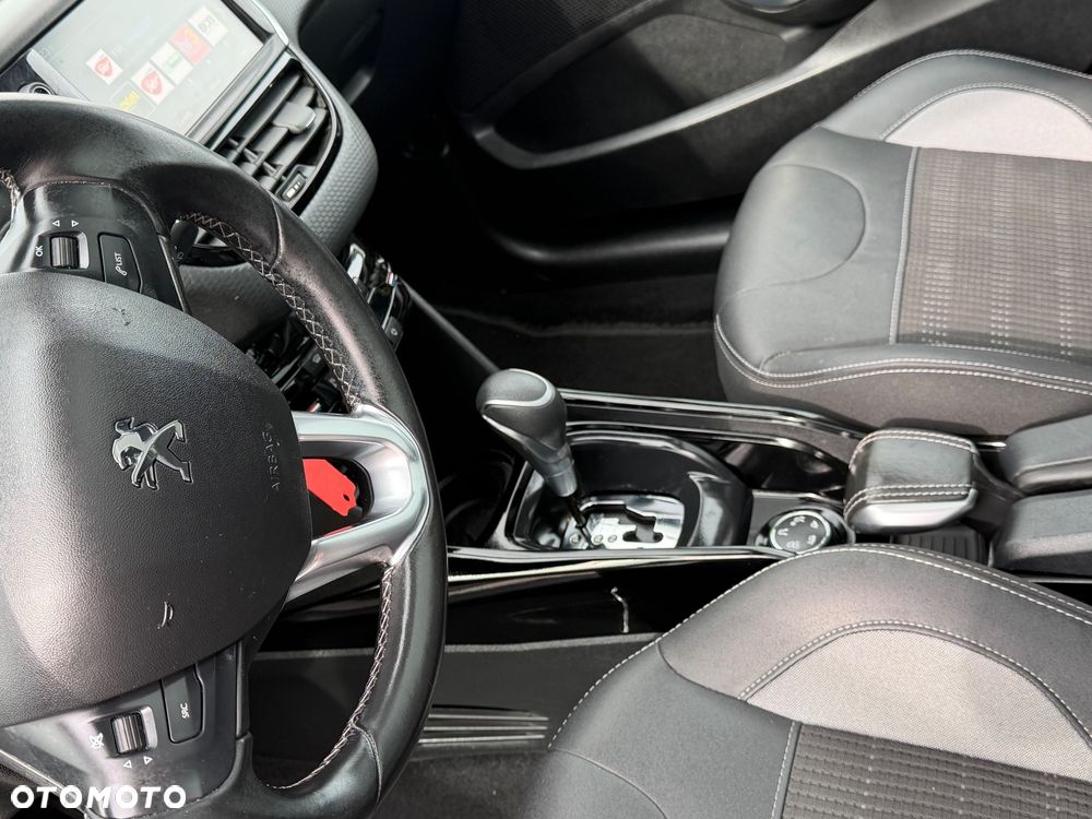 Peugeot 2008 - 10