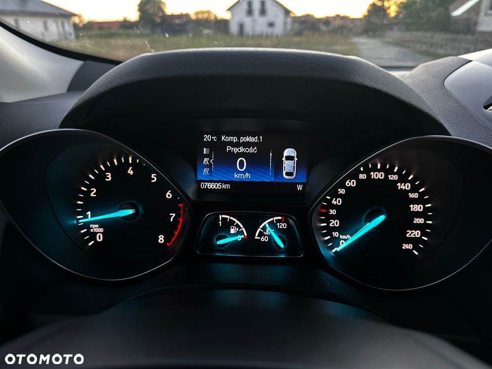 Ford Kuga - 34