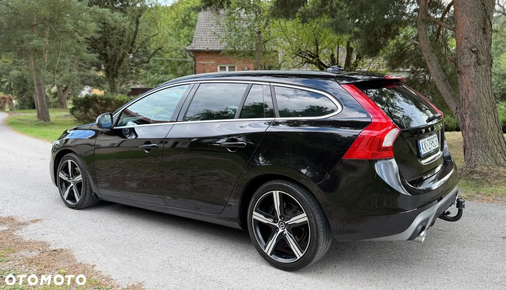 Volvo V60 D4 Geartronic R-Design - 11
