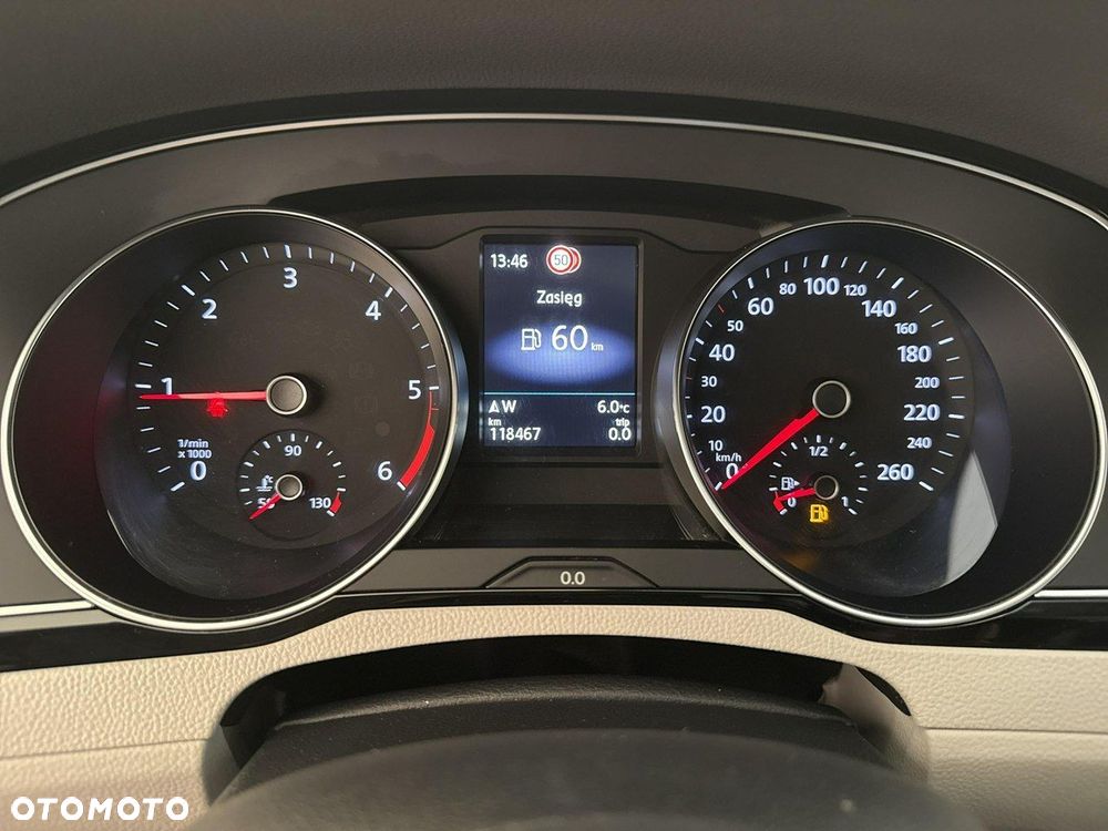 Volkswagen Passat - 16