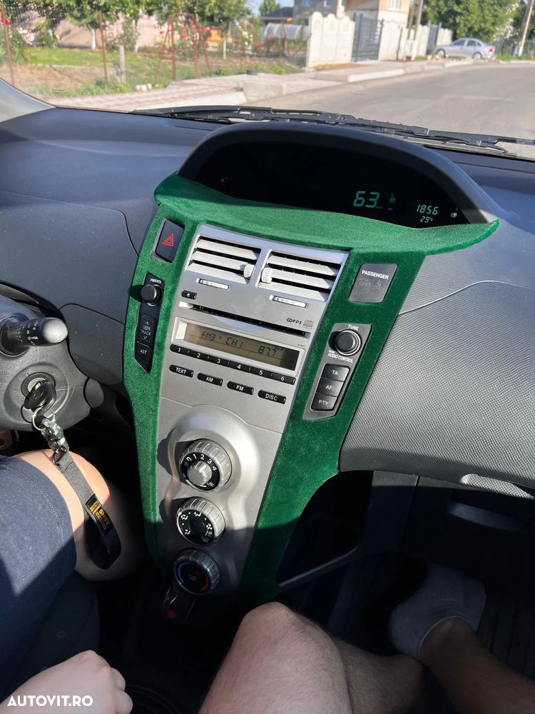 Toyota Yaris 1.0 Terra - 6