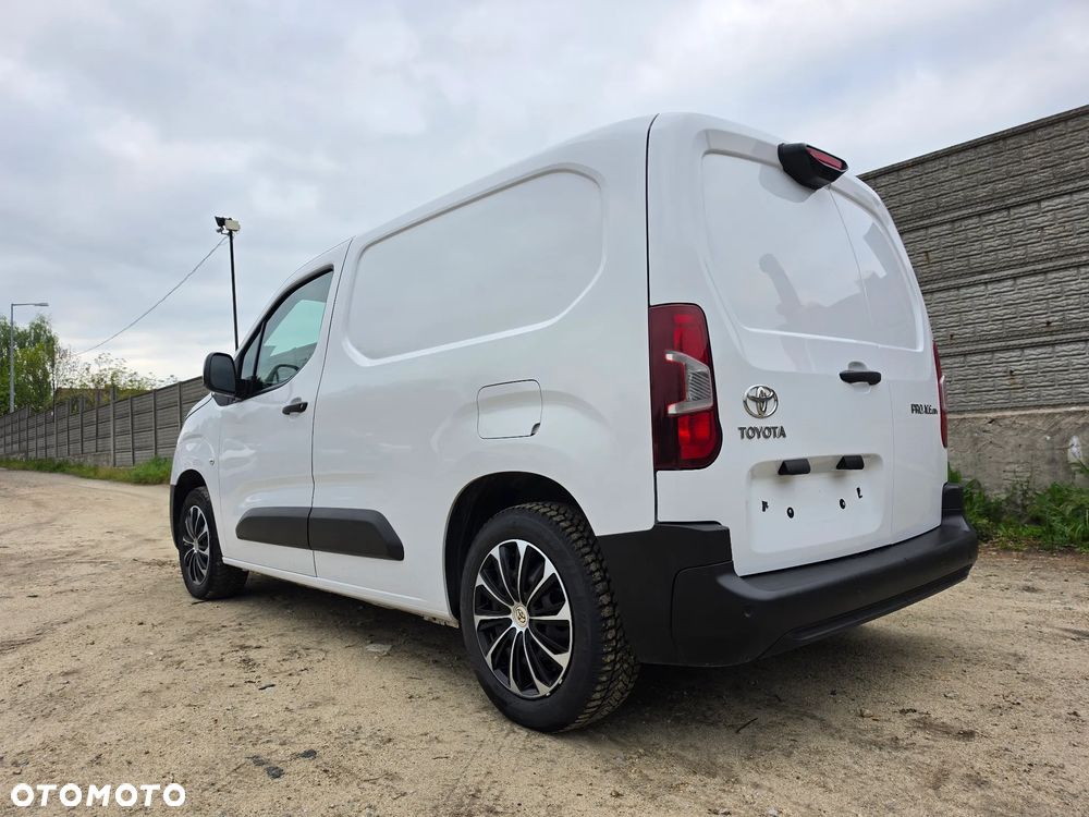 Toyota Proace City - 32
