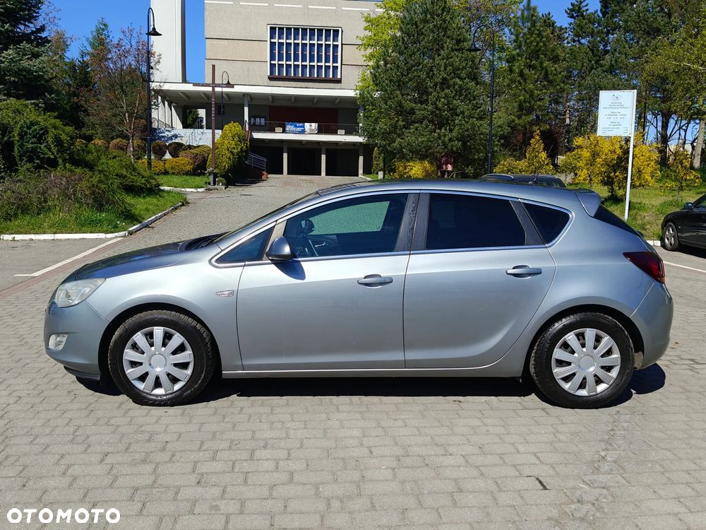 Opel Astra 1.7 CDTI Cosmo - 4