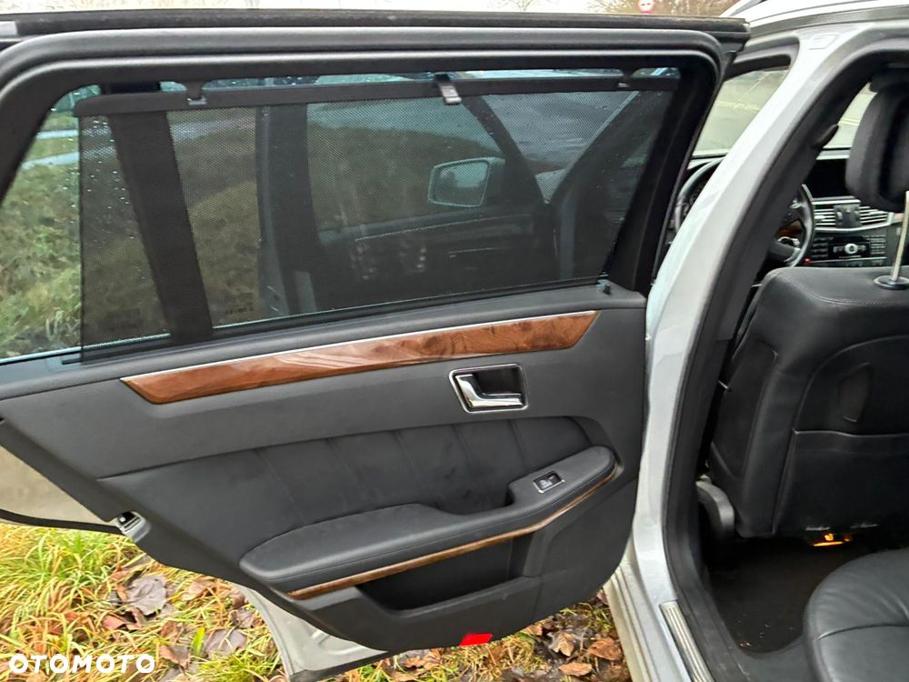 Mercedes-Benz Klasa E 350 CDI DPF 4Matic BlueEFFICIENCY 7G-TRONIC Avantgarde - 12