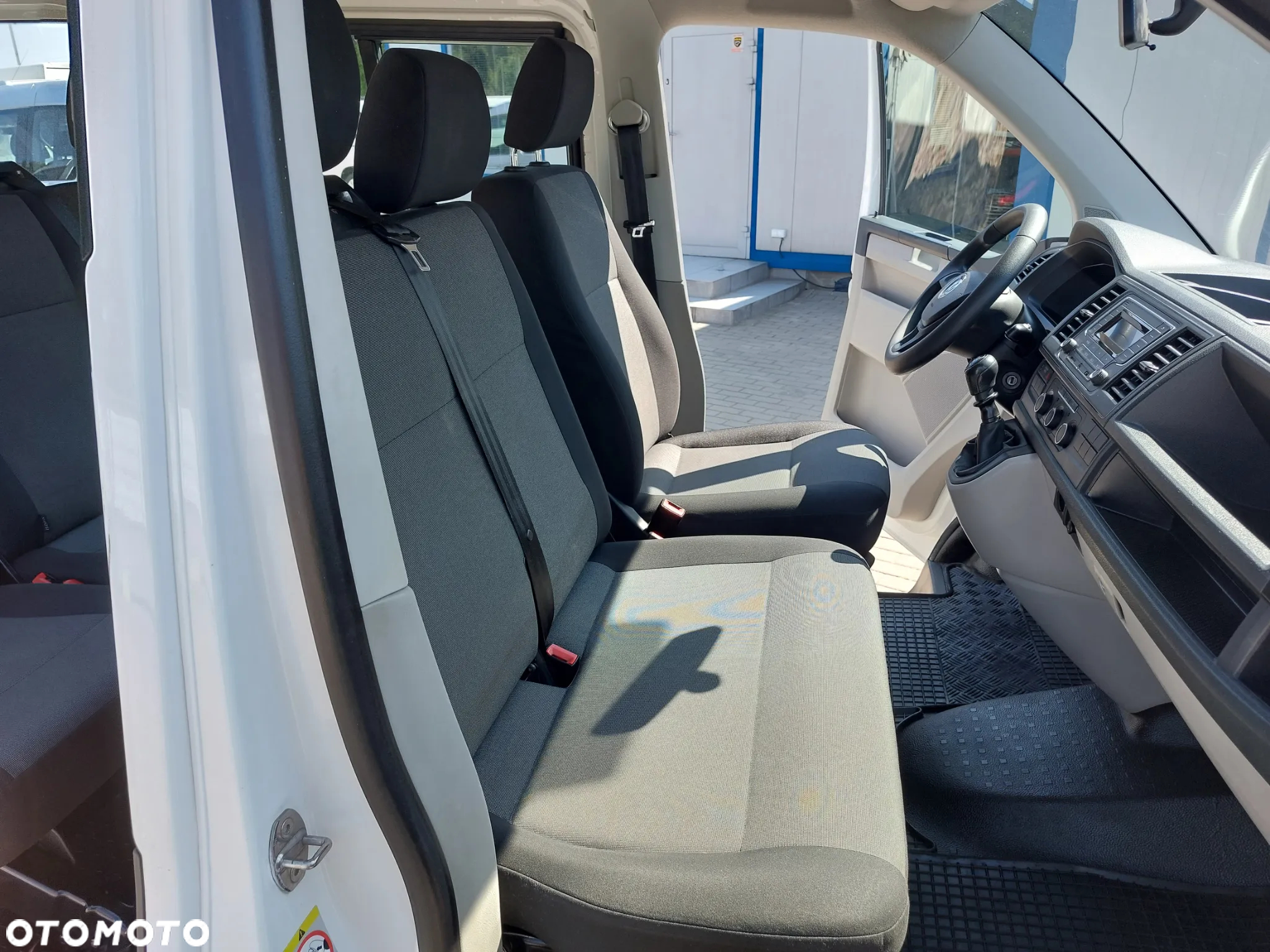 Volkswagen Transporter T6 TDI L2H1 - 24