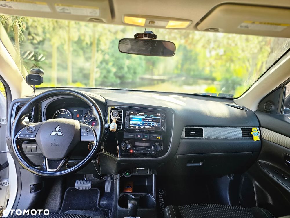 Mitsubishi Outlander - 9