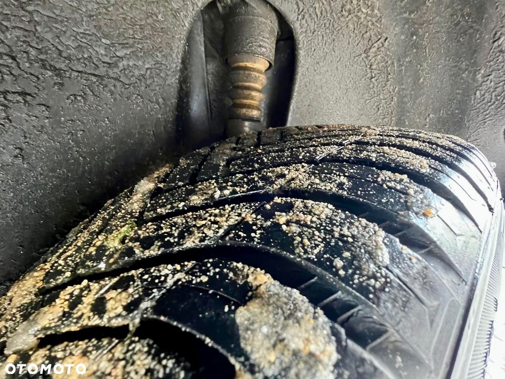 Volkswagen Passat - 27