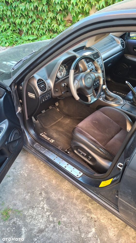 Lexus IS 200 Classic - 12