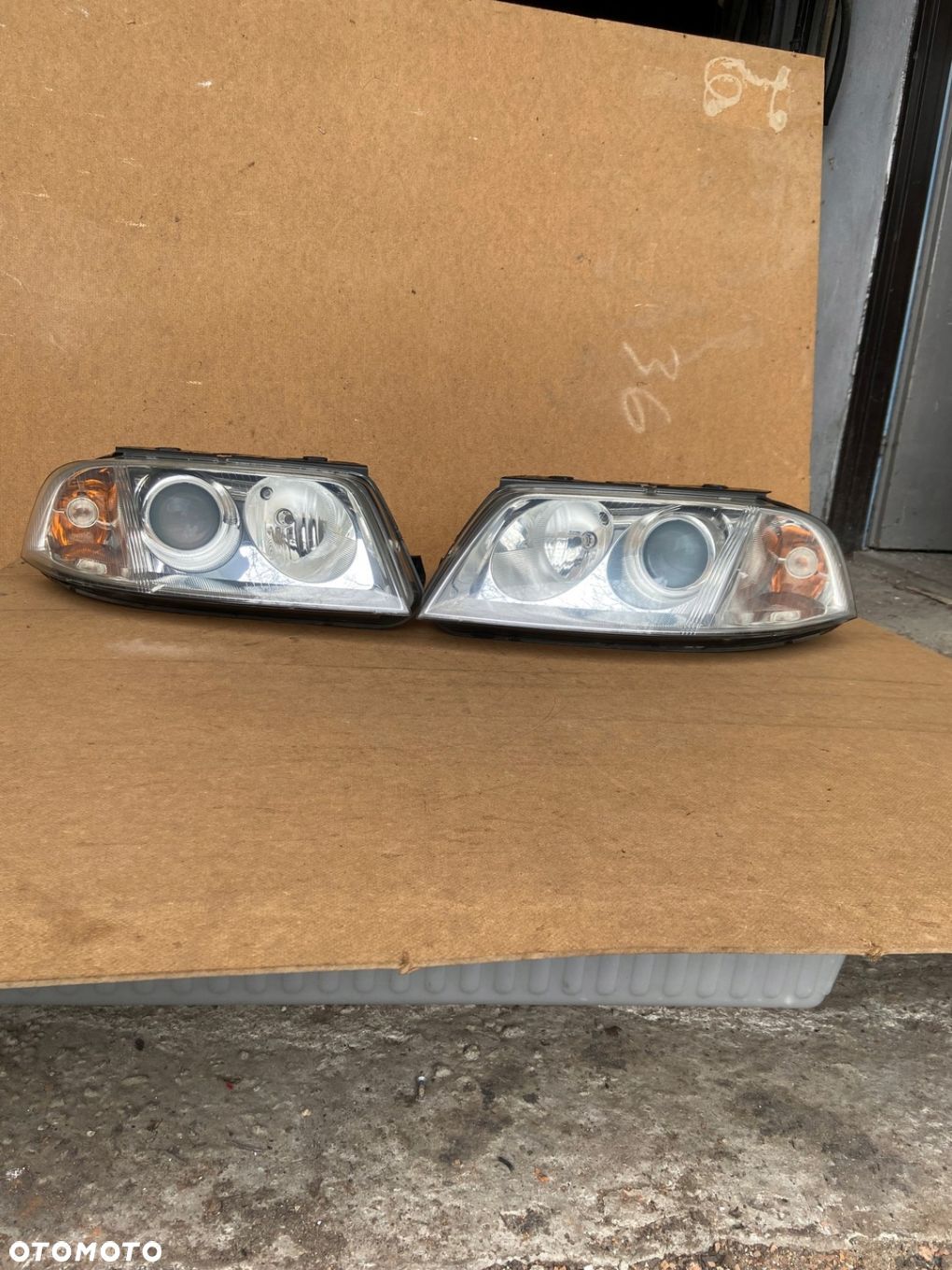 VW PASSAT B5 LIFT 01-05 LAMPA PRAWY PRZÓD KOMPLETNA, EUROPA - 1
