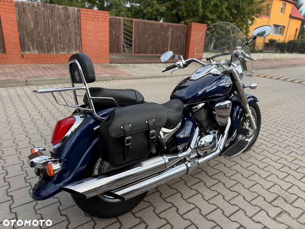 Suzuki Intruder - 12