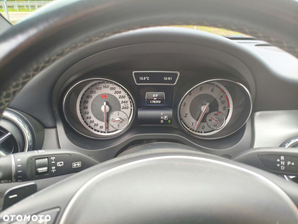 Mercedes-Benz GLA 250 4-Matic - 4