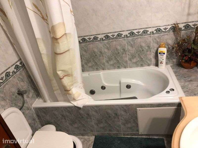 Arrendamento T2- Mobilado - Predio com elevador - Ramada - Odivelas - Grande imagem: 4/11