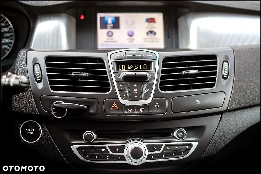 Renault Laguna dCi 110 FAP Sportway - 23