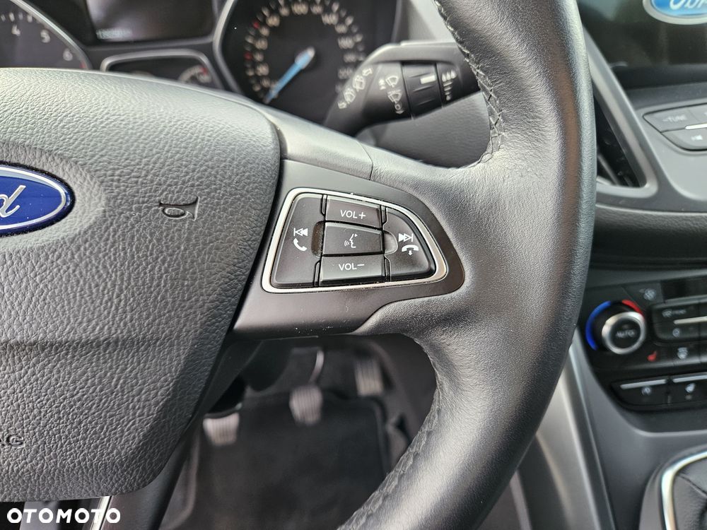Ford Kuga - 17
