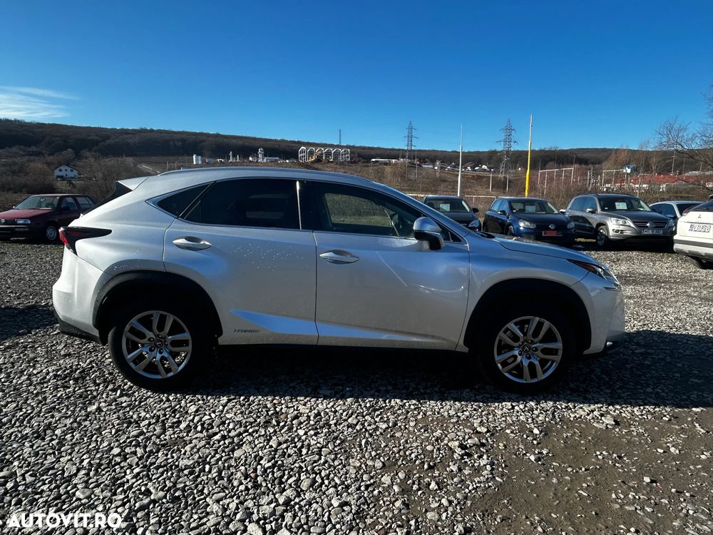 Lexus Seria NX 300h E-FOUR - 8