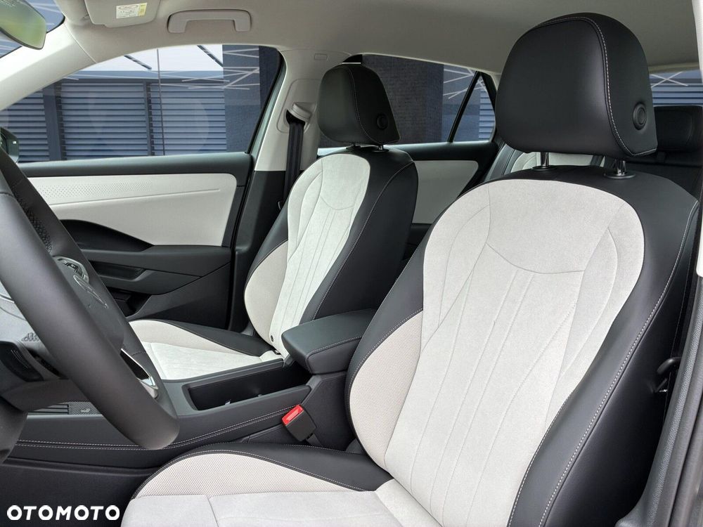 Volkswagen T-Roc - 6