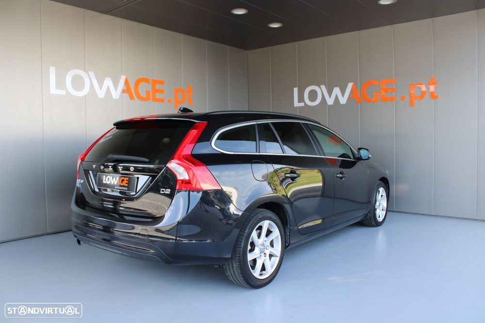 Volvo V60 1.6 D2 Momentum Eco - 4