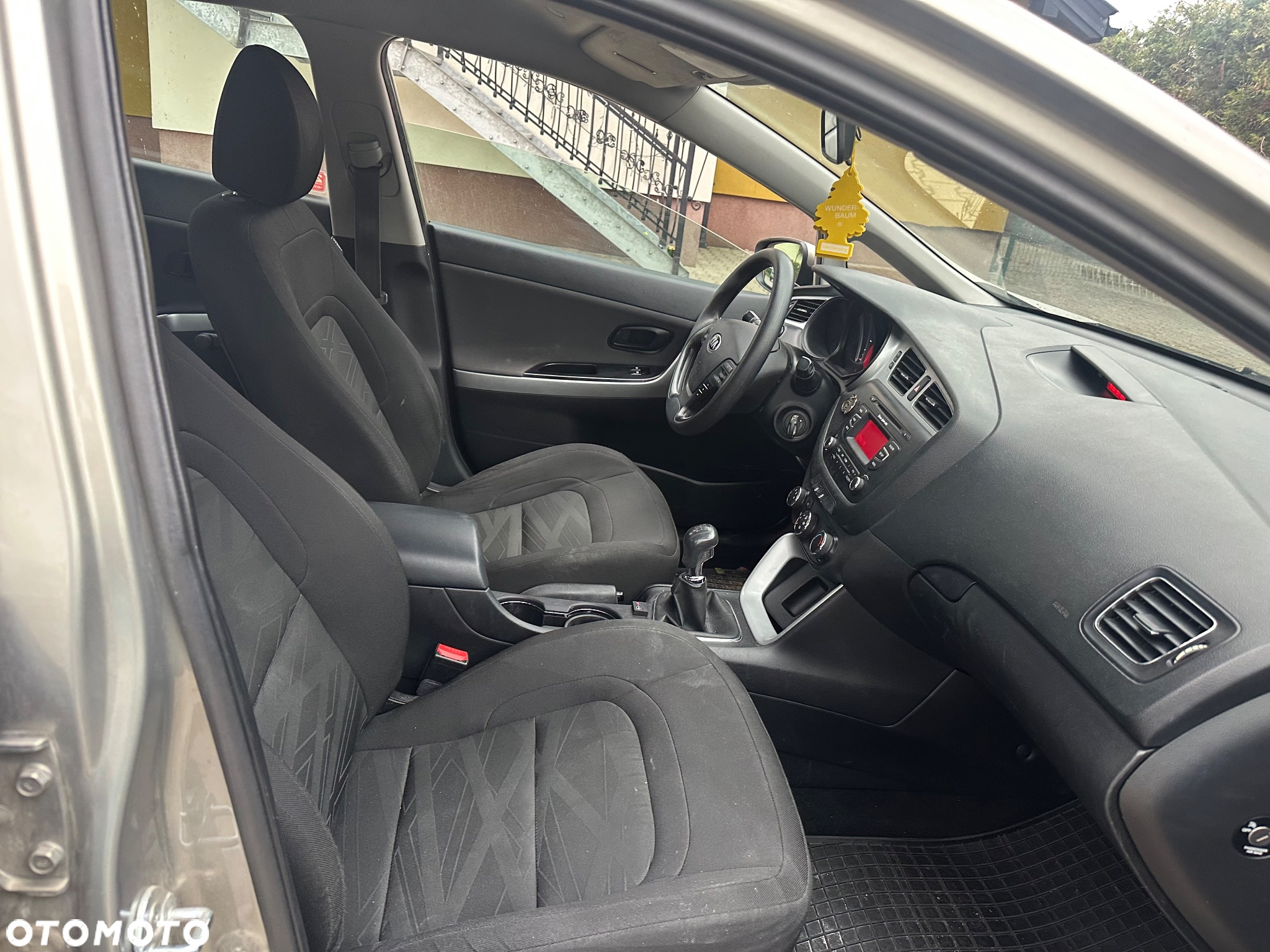 Kia Ceed - 8
