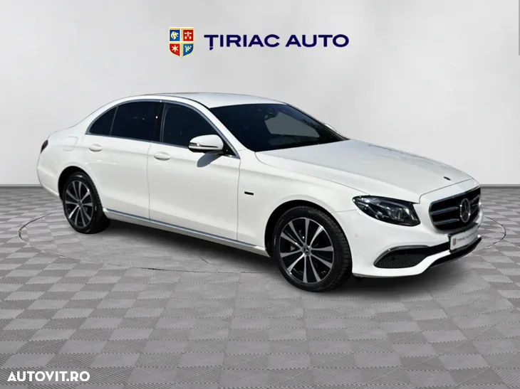 Mercedes-Benz E 300 de Aut. - 8
