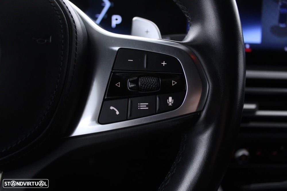 BMW 320 d Pack Desportivo M Auto - 23