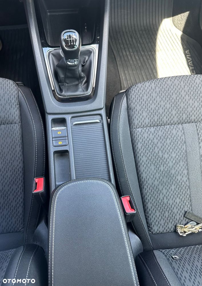 Skoda Octavia 1.5 TSI ACT Style - 9