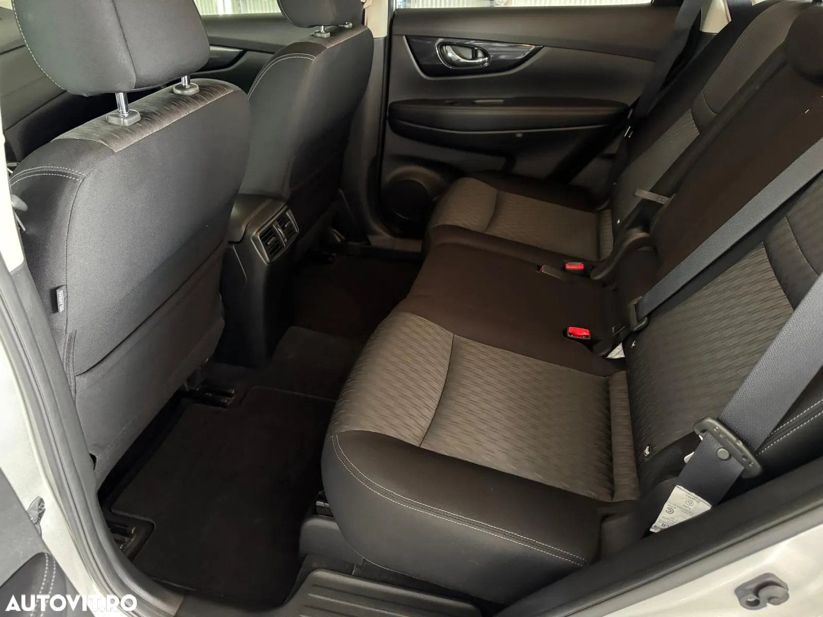 Nissan X-Trail 1.7 dCi ALL-MODE 4x4i Xtronic N-Connecta - 12