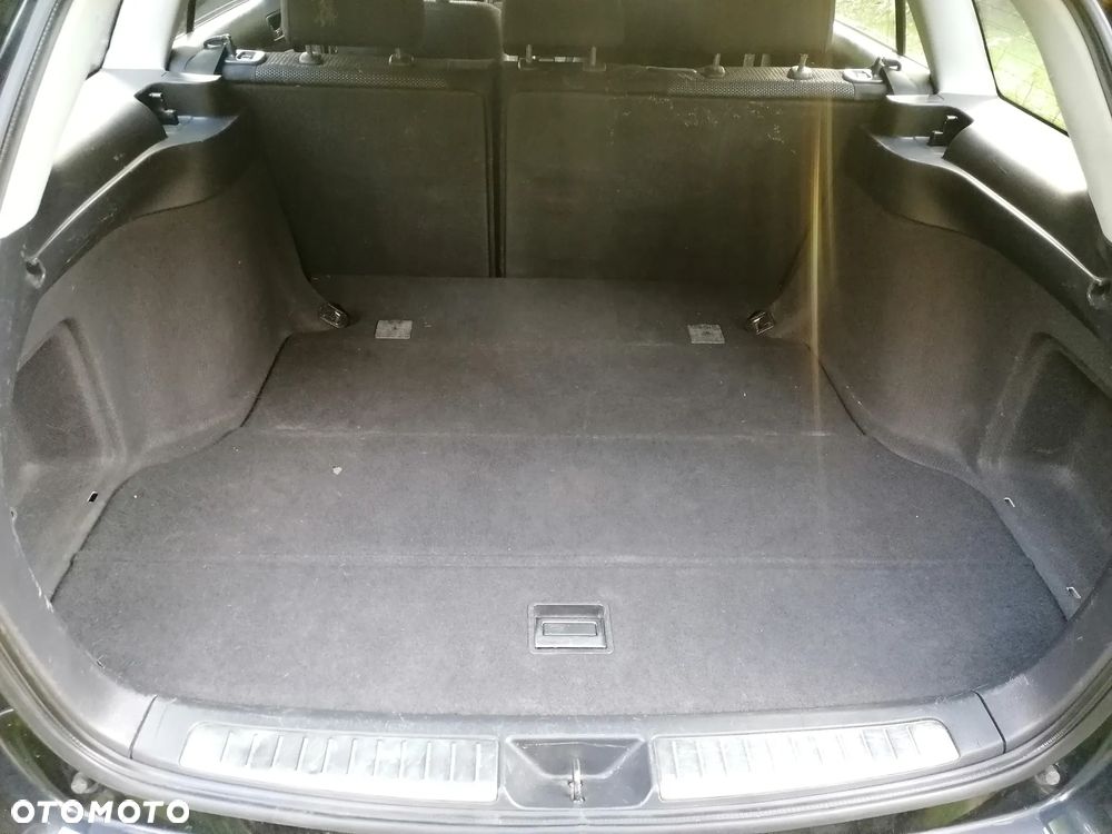 Toyota Avensis 1.8 VVT-i Combi Sol - 9