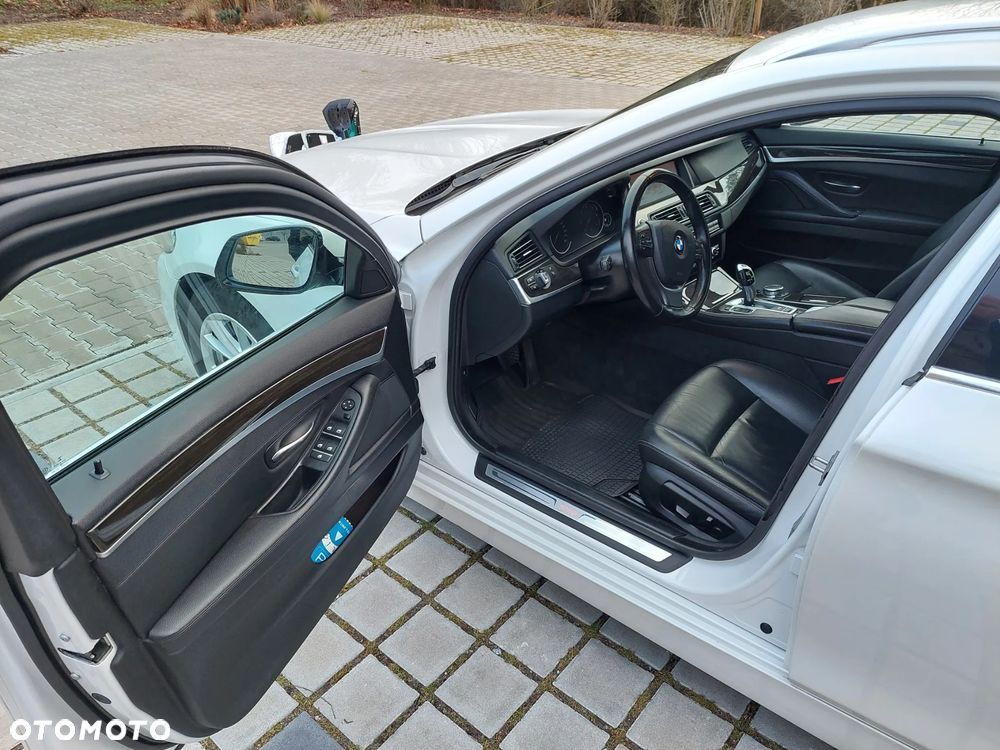 BMW Seria 5 520d Luxury Line - 10