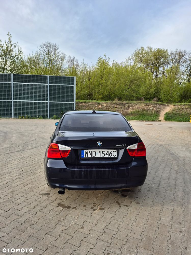 BMW Seria 3 320i - 3